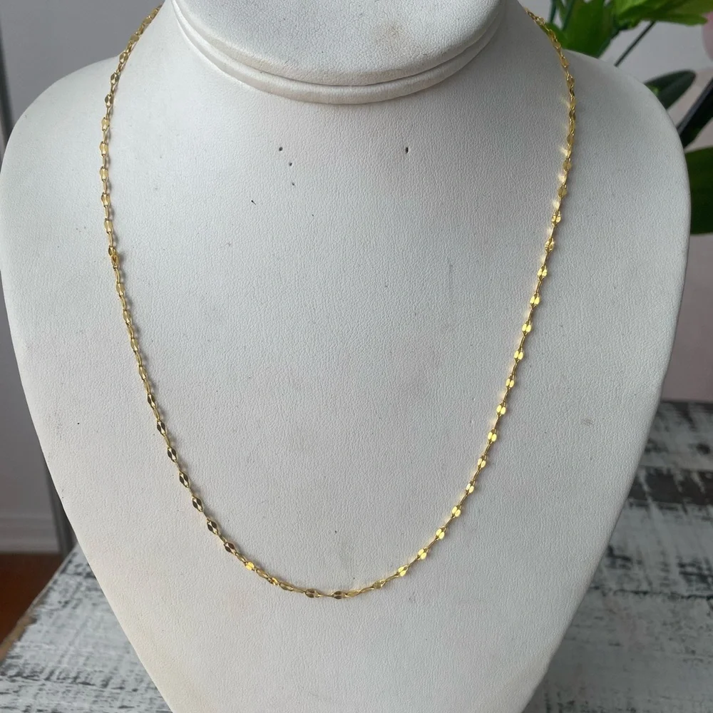 Elegant Gold Necklace - Picture 3 of 5